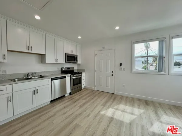 $1,999 | 1321 1/4 Normandie Avenue, Los Angeles, CA 90027