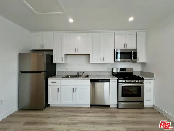 $1,999 | 1321 1/4 Normandie Avenue, Los Angeles, CA 90027