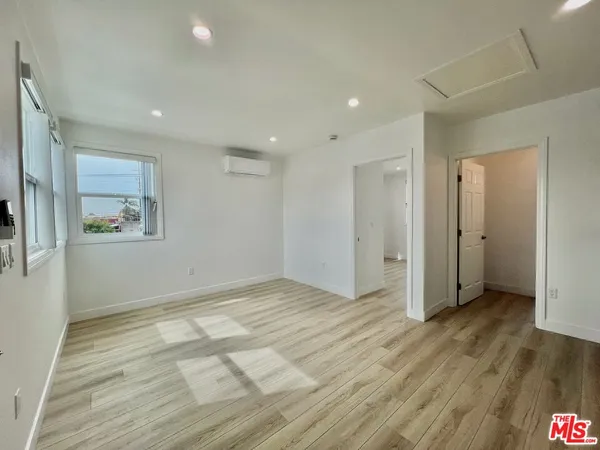 $1,999 | 1321 1/4 Normandie Avenue, Los Angeles, CA 90027
