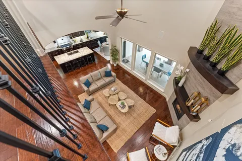$1,548,000 | 19 Paloma Bend Place, The Woodlands, TX 77389