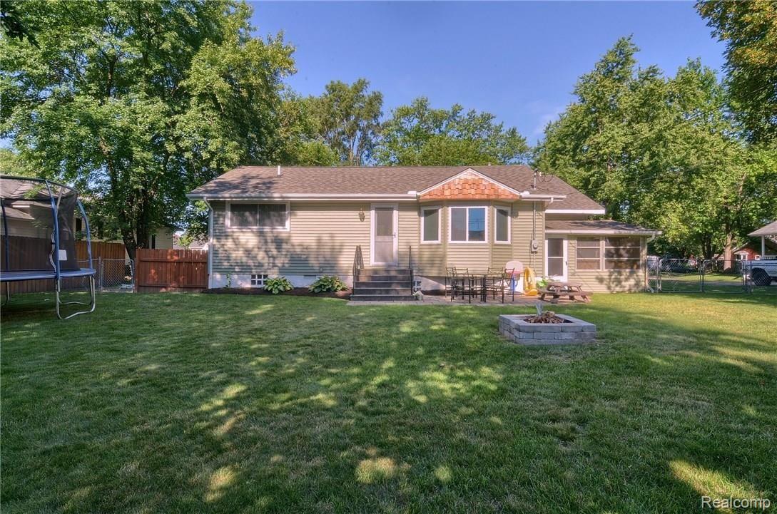 3364 Frembes Road Waterford, MI 48329 - Photo 24 of 25 Rear.jpg