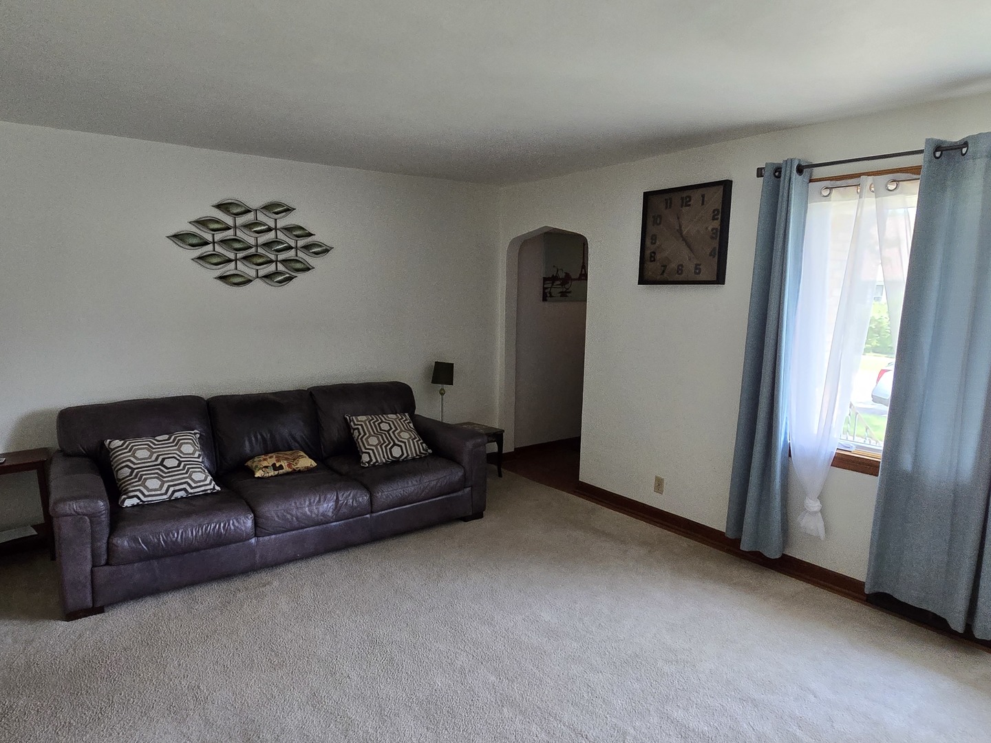 14558 Turner Avenue Midlothian, IL 60445 - Photo 3 of 20 a living room with furniture and a window