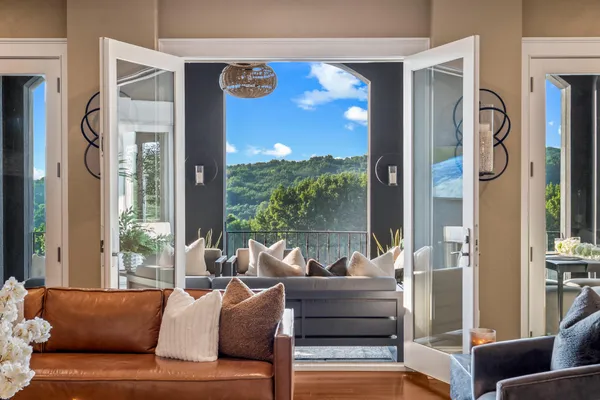 $4,900,000 | S17W28902 Price Court, Genesee, WI 53188