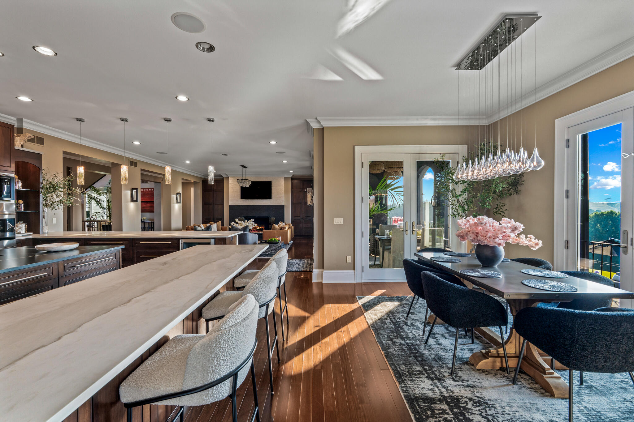 S17W28902 Price Court Genesee, WI 53188 - Photo 17 of 56 Main Level Kitchen