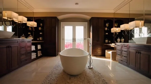 $4,900,000 | S17W28902 Price Court, Genesee, WI 53188