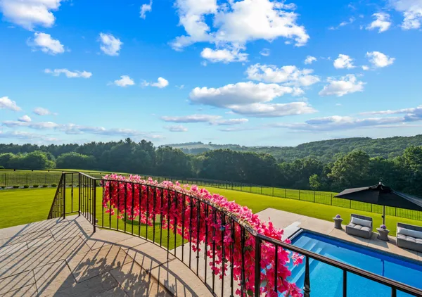 $4,900,000 | S17W28902 Price Court, Genesee, WI 53188