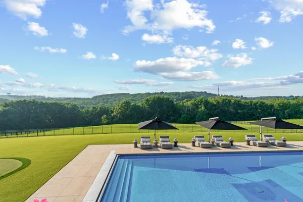 $4,900,000 | S17W28902 Price Court, Genesee, WI 53188