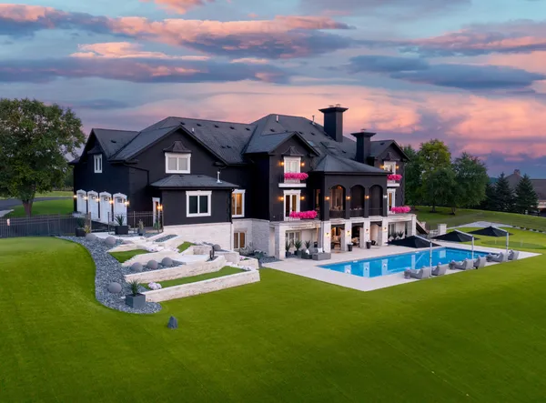 $4,900,000 | S17W28902 Price Court, Genesee, WI 53188