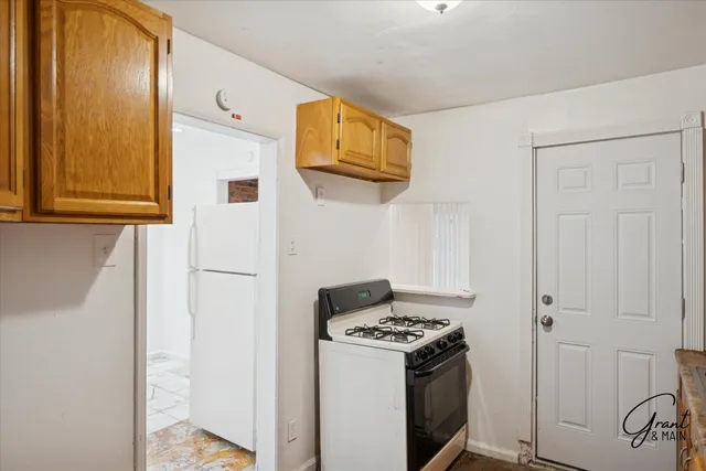 $89,900 | 18408 Kelly Road, Detroit, MI 48224