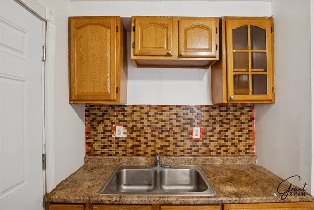 $89,900 | 18408 Kelly Road, Detroit, MI 48224