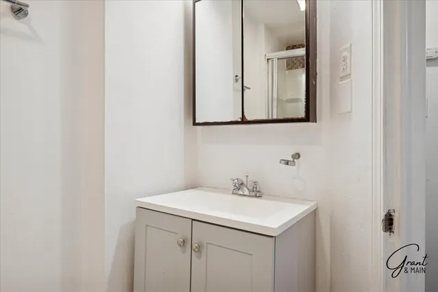 $89,900 | 18408 Kelly Road, Detroit, MI 48224