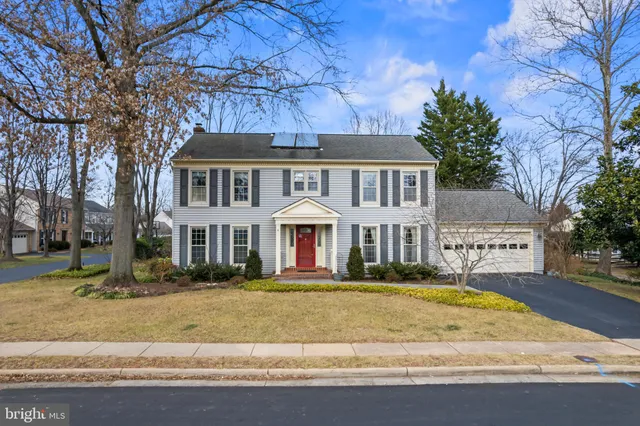 $950,000 | 3216 Nestlewood Drive, Oak Hill, VA 20171