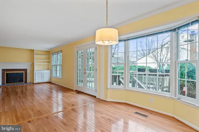 $950,000 | 3216 Nestlewood Drive, Oak Hill, VA 20171