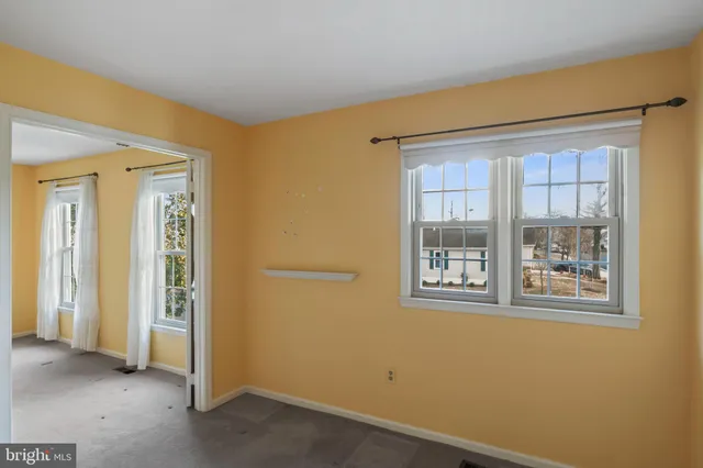 $950,000 | 3216 Nestlewood Drive, Oak Hill, VA 20171