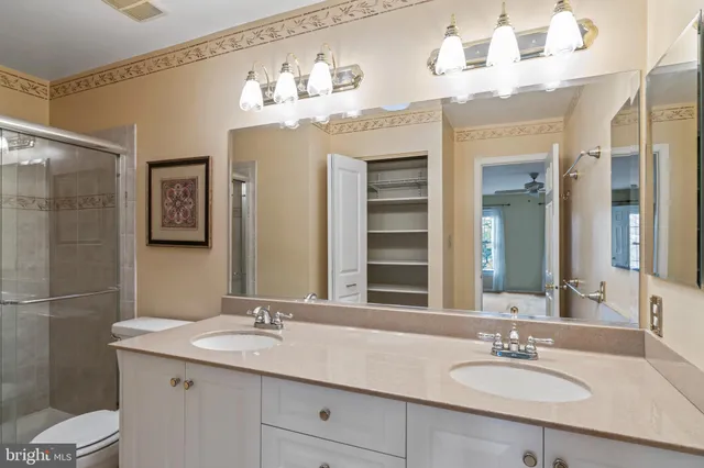 $950,000 | 3216 Nestlewood Drive, Oak Hill, VA 20171