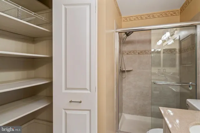 $950,000 | 3216 Nestlewood Drive, Oak Hill, VA 20171