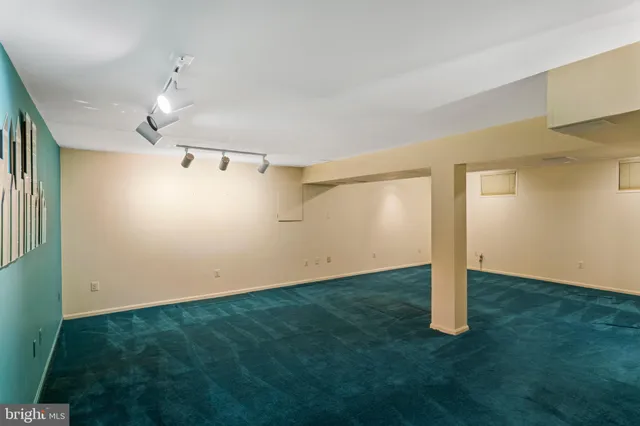 $950,000 | 3216 Nestlewood Drive, Oak Hill, VA 20171