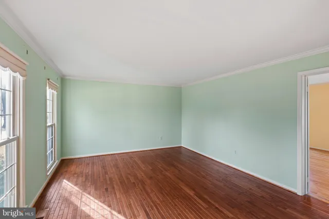 $950,000 | 3216 Nestlewood Drive, Oak Hill, VA 20171