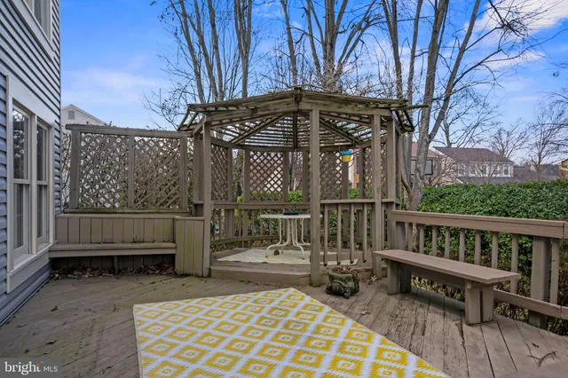 $950,000 | 3216 Nestlewood Drive, Oak Hill, VA 20171