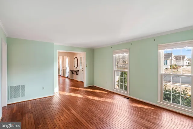 $950,000 | 3216 Nestlewood Drive, Oak Hill, VA 20171