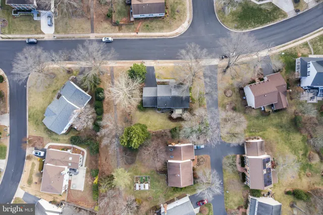 $950,000 | 3216 Nestlewood Drive, Oak Hill, VA 20171