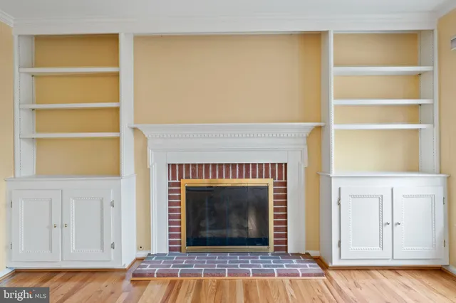 $950,000 | 3216 Nestlewood Drive, Oak Hill, VA 20171