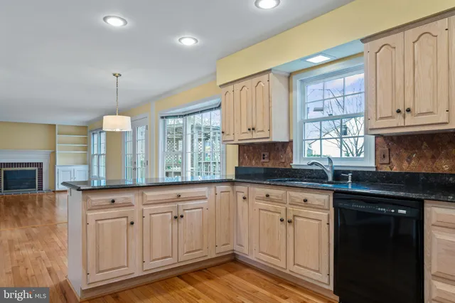 $950,000 | 3216 Nestlewood Drive, Oak Hill, VA 20171