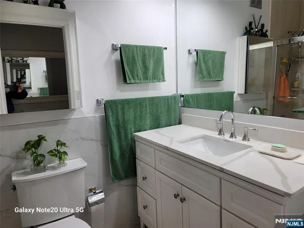 $576,000 | 200 Winston Drive, Unit 2017, Cliffside Park, NJ 07010