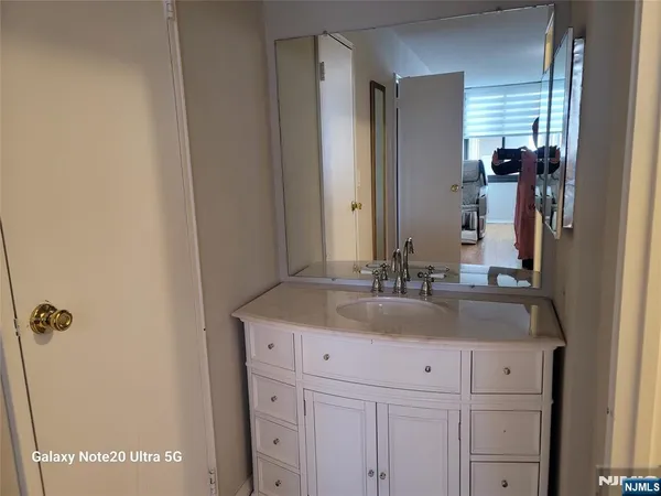 $576,000 | 200 Winston Drive, Unit 2017, Cliffside Park, NJ 07010