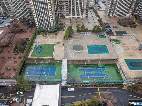 $576,000 | 200 Winston Drive, Unit 2017, Cliffside Park, NJ 07010