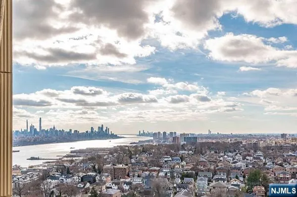 $576,000 | 200 Winston Drive, Unit 2017, Cliffside Park, NJ 07010