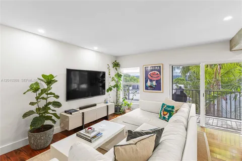 $515,000 | 1821 Jefferson Avenue, Unit 306, Miami Beach, FL 33139