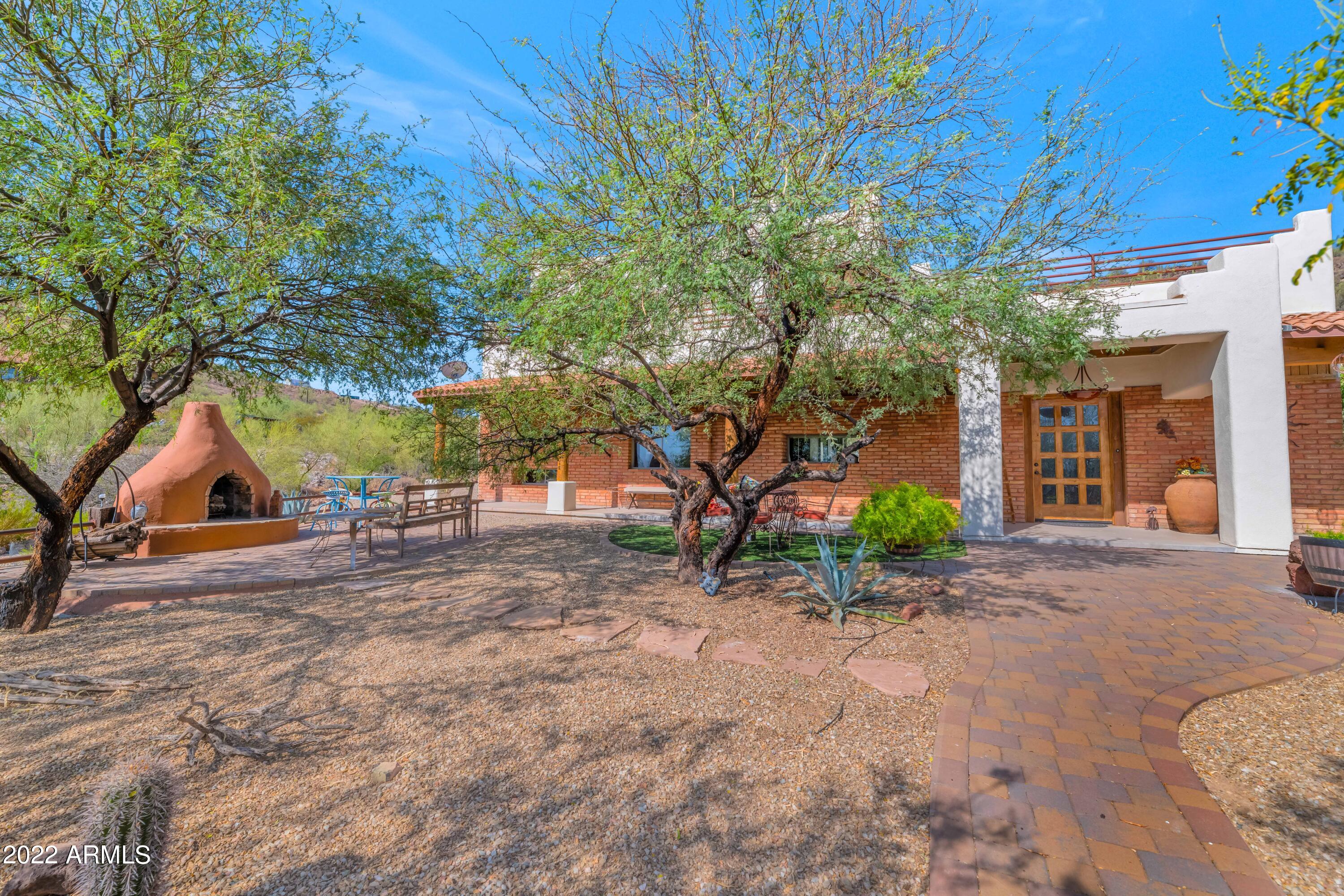 3103 West Joy Ranch Road Phoenix, AZ 85086 - Photo 11 of 52 Home has old world charm.