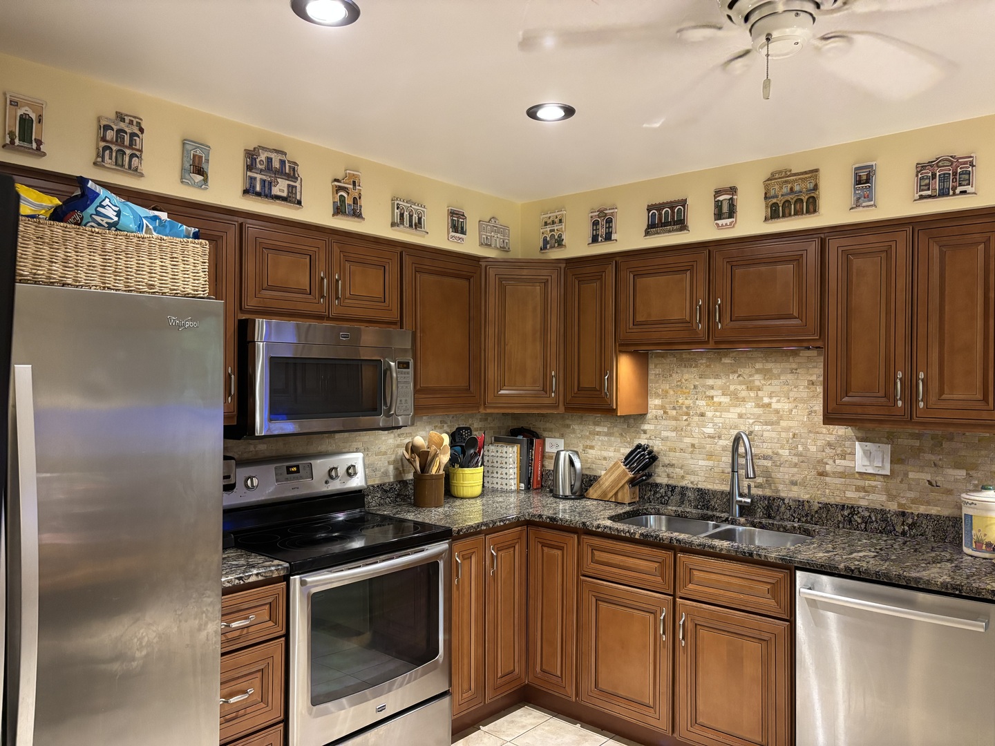 709 79th Street, Unit 403 Darien, IL 60561 - Photo 2 of 10