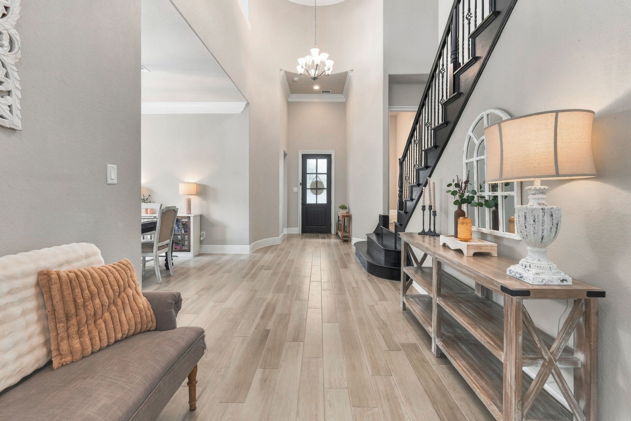 26910 Selinsgrove Road Magnolia, TX 77354 - Photo 6 of 47 Neutral finishes provide a polished backdrop that works beautifully with a variety of décor styles.