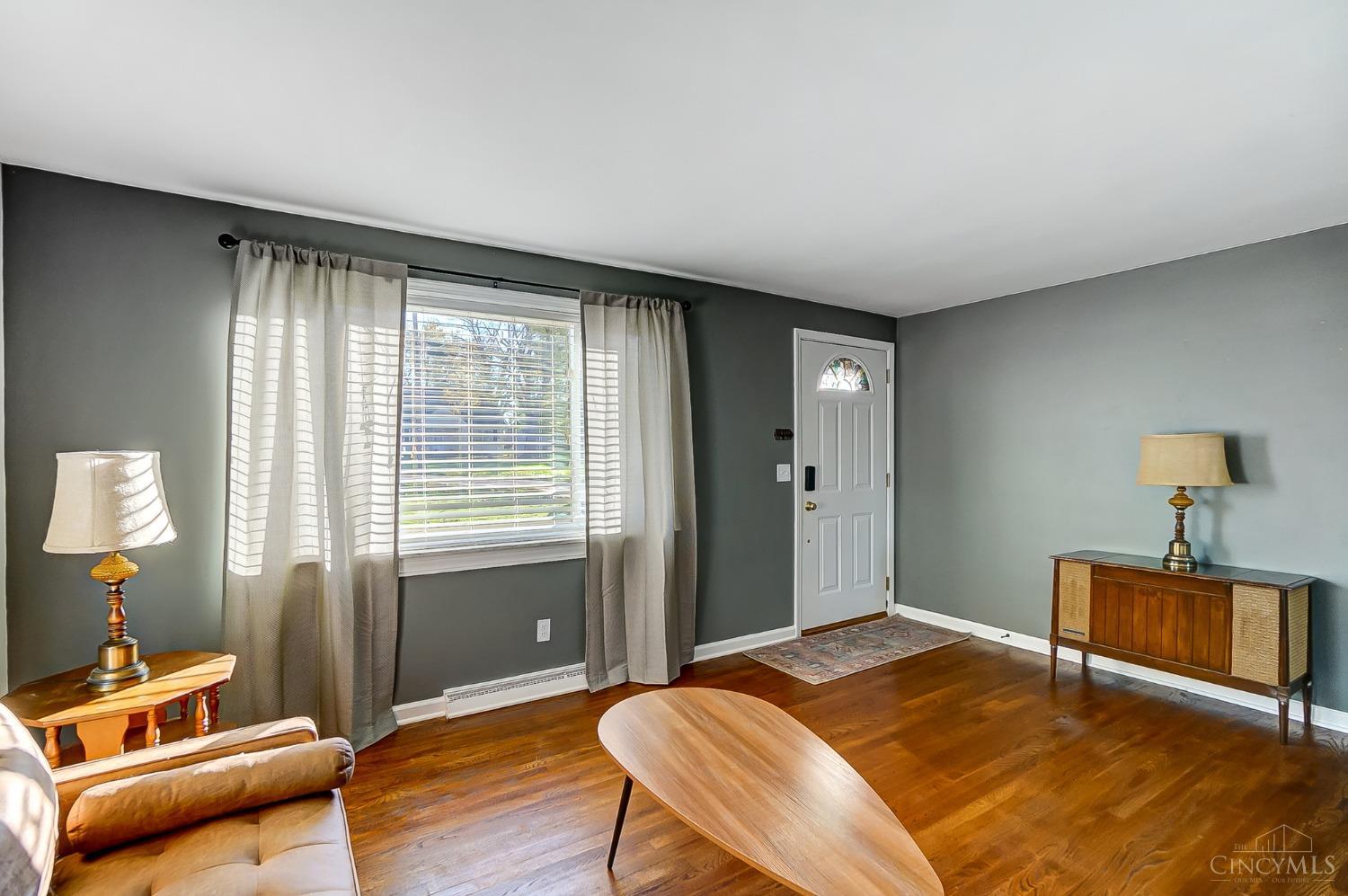4842 Hanley Road Cincinnati, OH 45247 - Photo 4 of 38