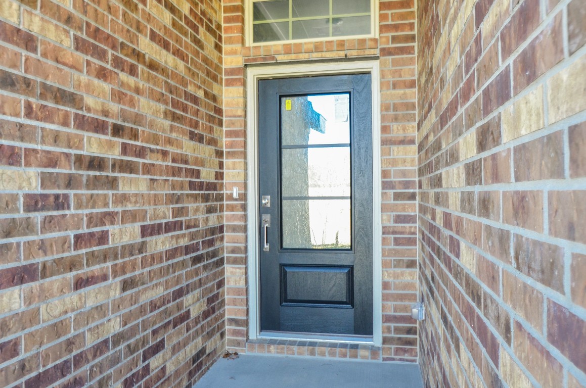 3106 Stonebriar Court Conroe, TX 77301 - Photo 3 of 32