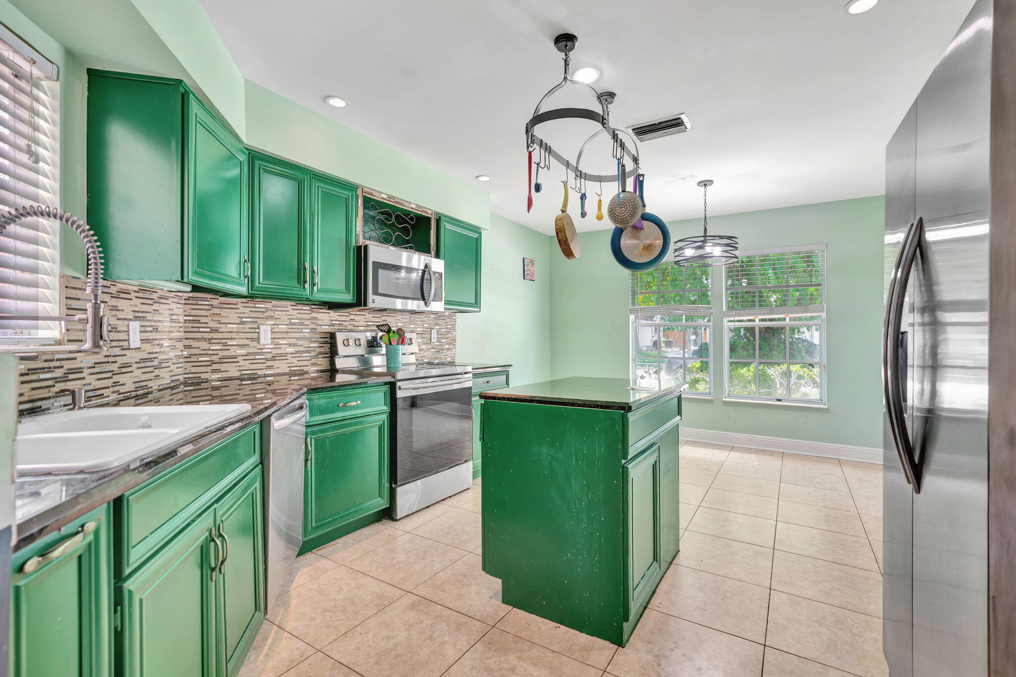 1225 Arapaho Street Jupiter, FL 33458 - Photo 12 of 32 13-web-or-mls-_MLP0357