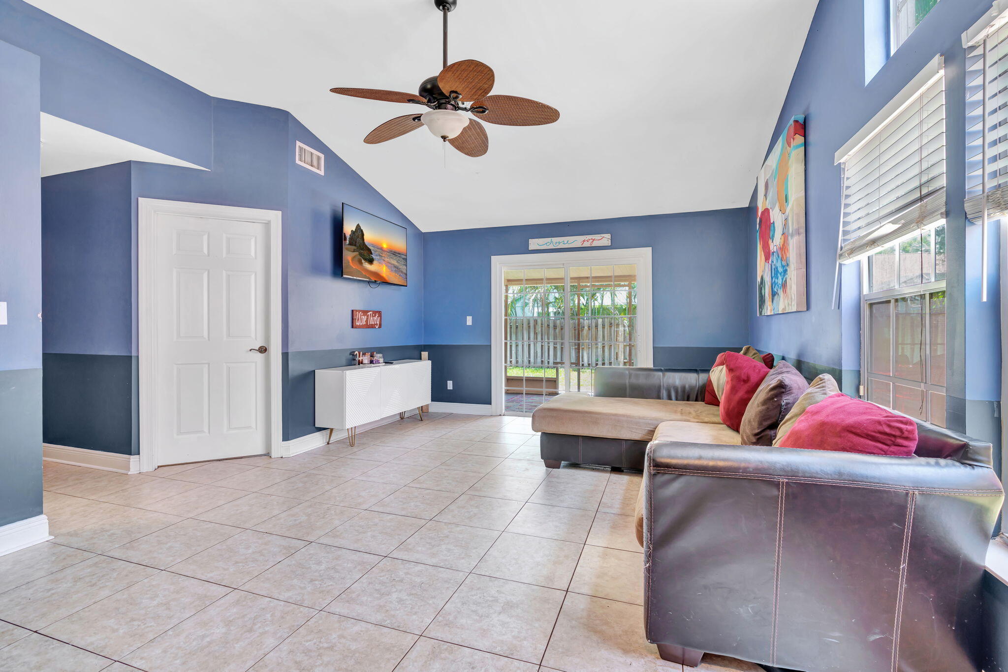 1225 Arapaho Street Jupiter, FL 33458 - Photo 8 of 32 9-web-or-mls-_MLP0402