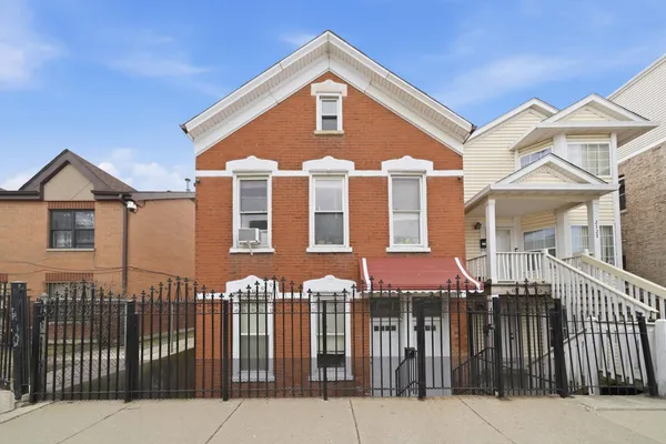 $1,200 | 2125 West 18th Place, Unit 1F, Chicago, IL 60608
