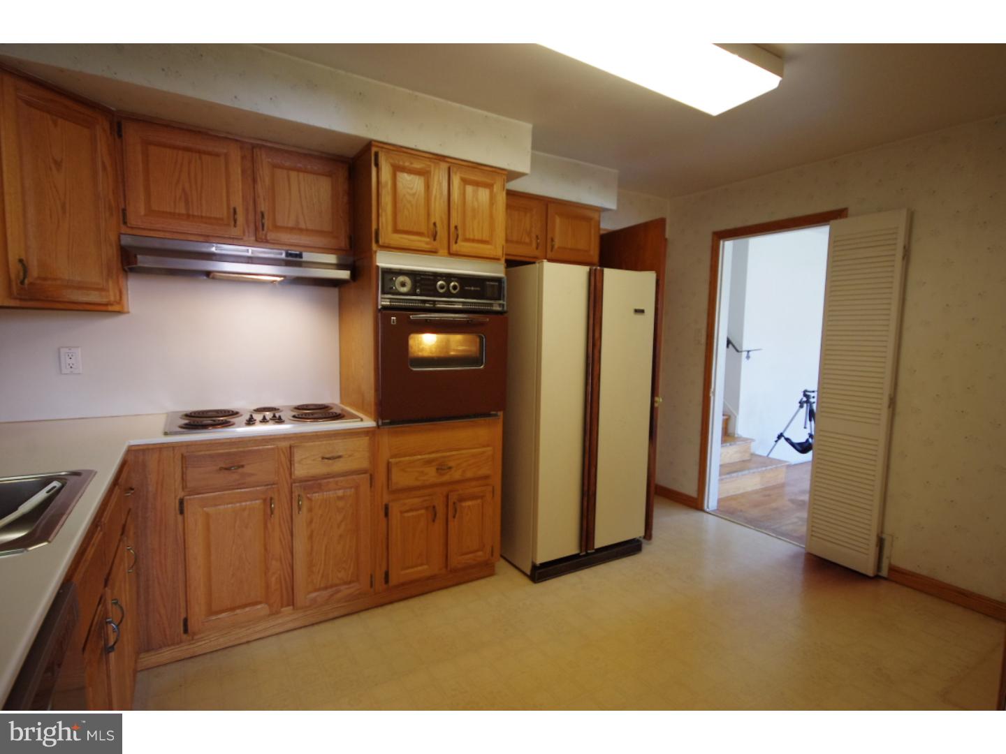 690 Mallard Road Wayne, PA 19087 - Photo 5 of 15 Kitchen
