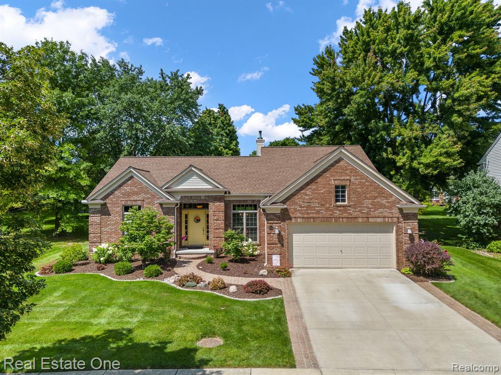 1272 Thames Drive Rochester Hills, MI 48307 - Photo 1 of 37