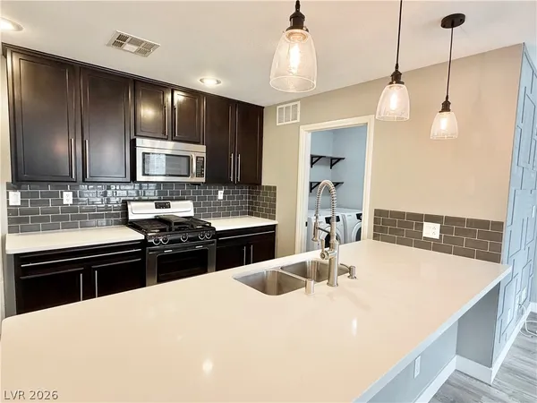 $1,950 | 2115 Via Firenze, Henderson, NV 89044