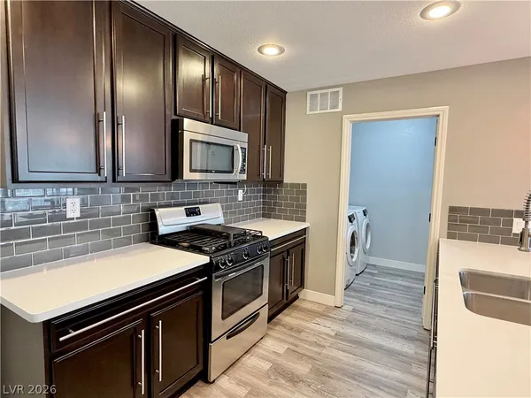 $1,950 | 2115 Via Firenze, Henderson, NV 89044