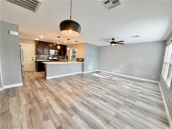 $1,950 | 2115 Via Firenze, Henderson, NV 89044