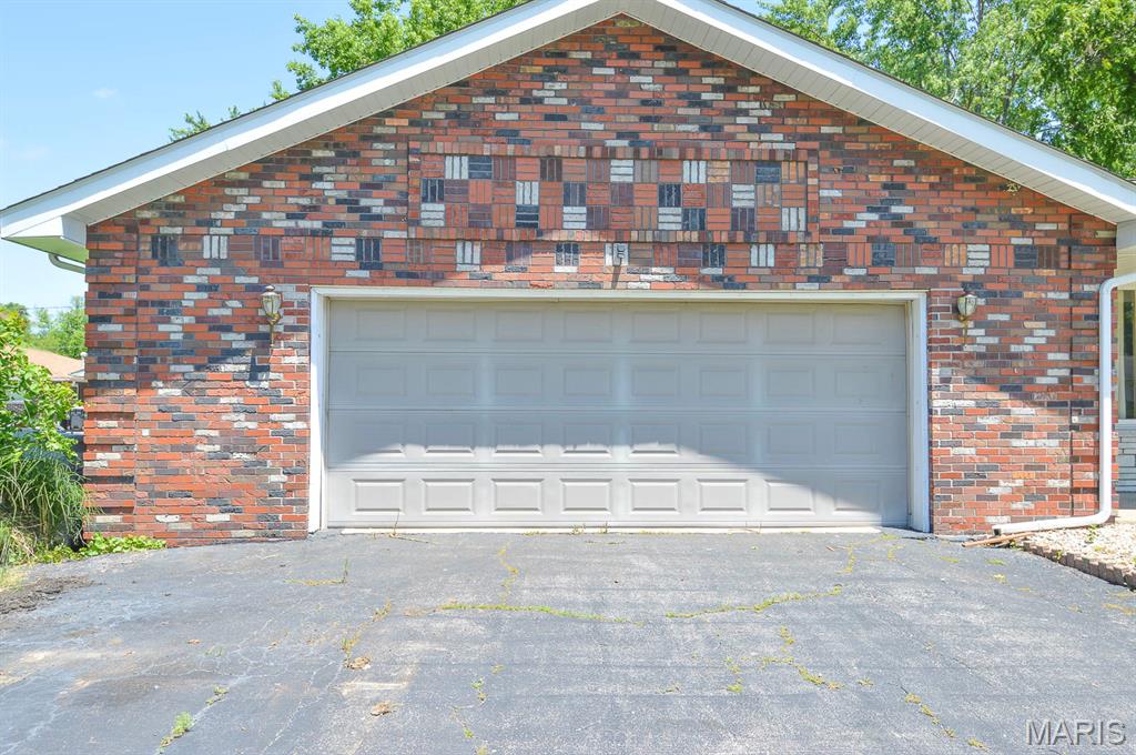 2521 Roney Drive Granite City, IL 62040 - Photo 4 of 30