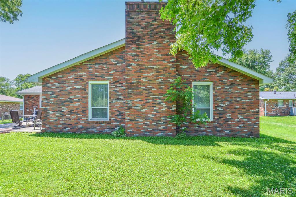 2521 Roney Drive Granite City, IL 62040 - Photo 7 of 30