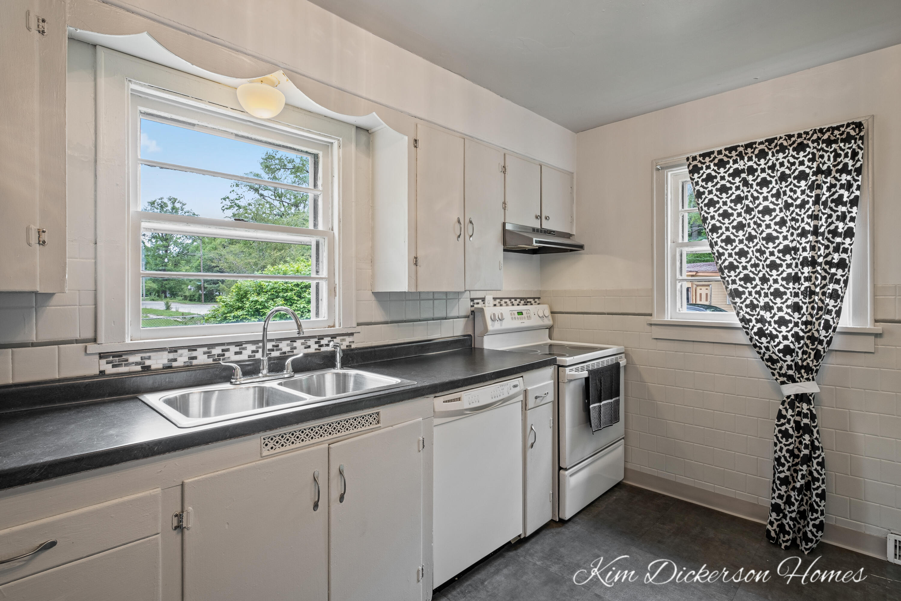 2401 Riordan Street Muskegon Heights, MI 49444 - Photo 6 of 24 2401 Riordan
