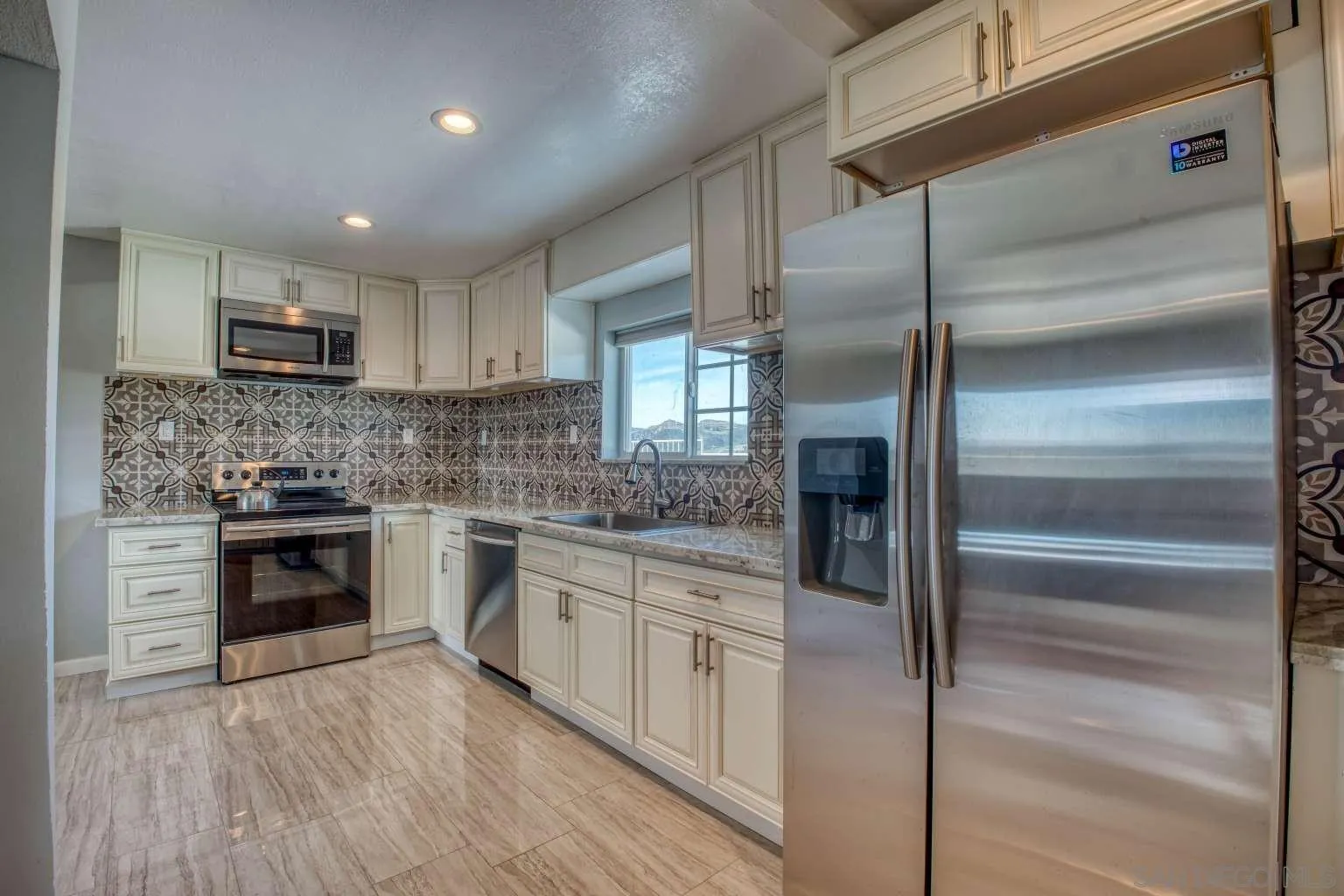 45050 Camaron Road Temecula, CA 92590 - Photo 17 of 40