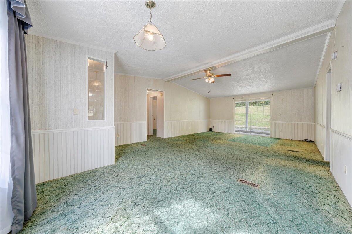 142 River View Road Alderson, WV 24910 - Photo 6 of 63 Gallery Image 6